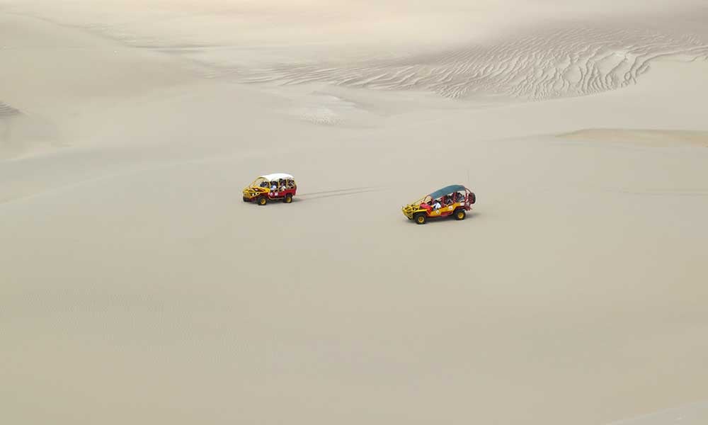 Peru-Huacachina-sand-dunes