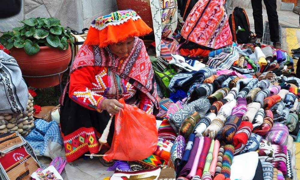Peru-markets-handicraft