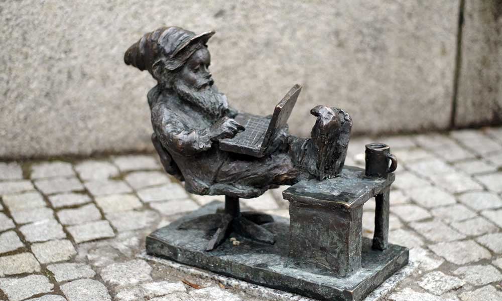 Poland-Wroclaw-bronze-dwarfs
